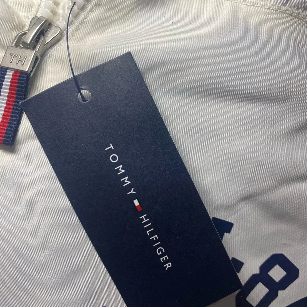 Tommy Hilfiger keep your